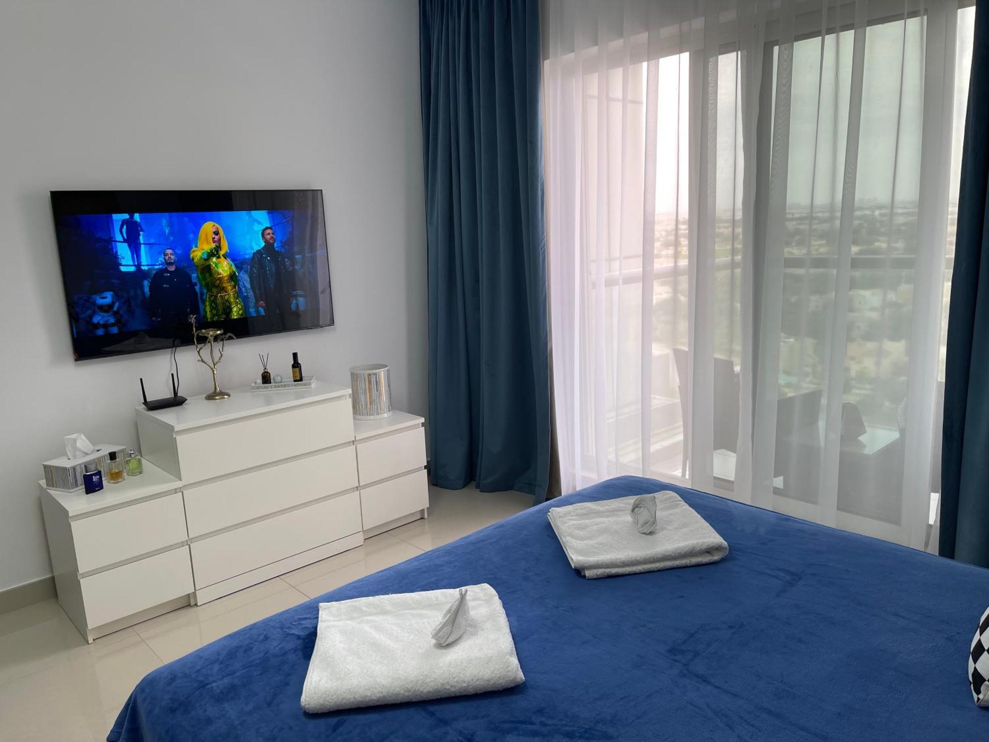 Great View, Dubai Sportcity, Parking Included, Nice Apartments Номер фото
